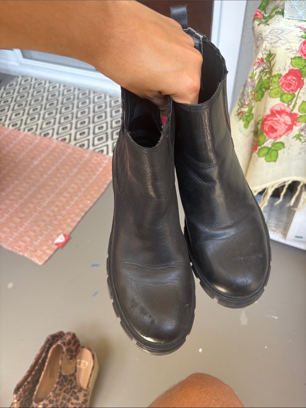 Steve Madden Black Leather Chelsea Ankle Boots